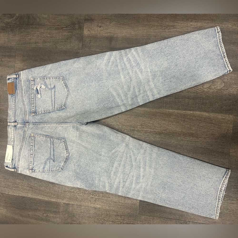 American Eagle Outfitters Light Blue High-Rise Jeans - Picture 2 of 5